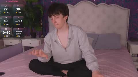 Maxim online show from 04-25-26, 03:31