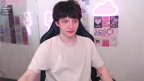 Maxim online show from 04-26-26, 03:48