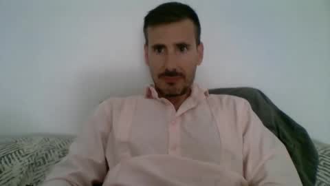 Snapshot of iyoperro chatting on 10-27-25, 10:08 Casandro online show from 10-27-25, 10:08