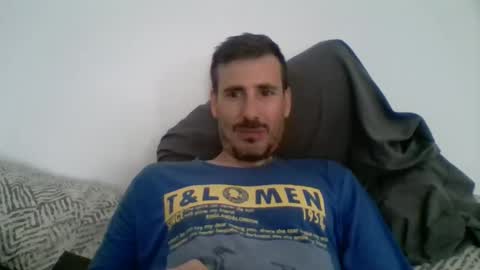 Snapshot of iyoperro chatting on 10-31-25, 11:22 Casandro online show from 10-31-25, 11:22