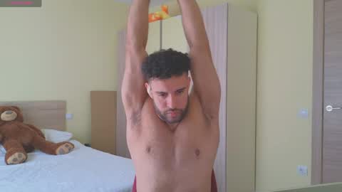 Izaak online show from 04-26-26, 05:54