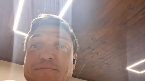 Snapshot of izealvaro chatting on 09-09-25, 05:18 izealvaro online show from 09-09-25, 05:18