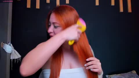 hot izys online show from 04-26-26, 07:06