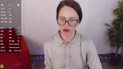 Queen of nylon  Victoria online show from 02-19-26, 05:03