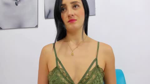 Izzy online show from 02-01-25, 01:20