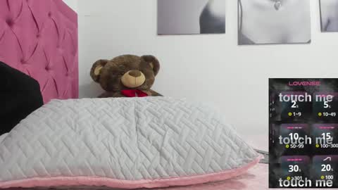 Izzy online show from 03-01-25, 04:11