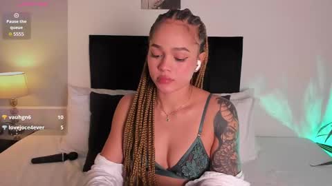 Snapshot of izzy_vega chatting on 03-06-25, 01:58 Izzy vega  online show from 03-06-25, 01:58