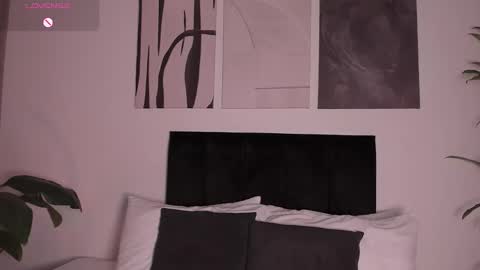 Snapshot of izzy_vega chatting on 11-03-25, 12:46 Izzy vega online show from 11-03-25, 12:46