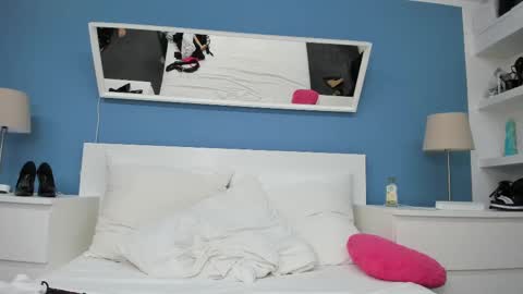 Snapshot of izzymendosa chatting on 03-07-25, 10:21 Izzy Mendosa online show from 03-07-25, 10:21