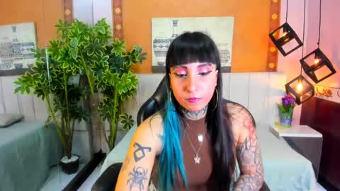 Snapshot of izzymoon_ chatting on 05-28-26, 01:30 izzymoon_ online show from 05-28-26, 01:30