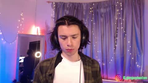Hey im Jaxxxon check my info     online show from 09-26-25, 03:05
