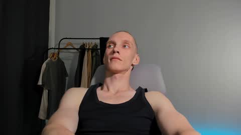 Snapshot of j_akira13 chatting on 12-10-24, 04:17 Danny online show from 12-10-24, 04:17