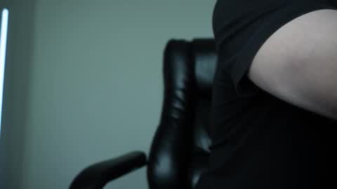 Snapshot of j_akira13 chatting on 10-05-25, 10:13 Danny online show from 10-05-25, 10:13