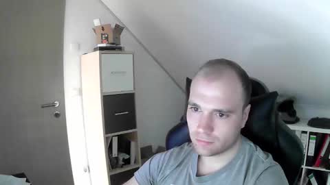 here4y online show from 12-15-25, 11:25