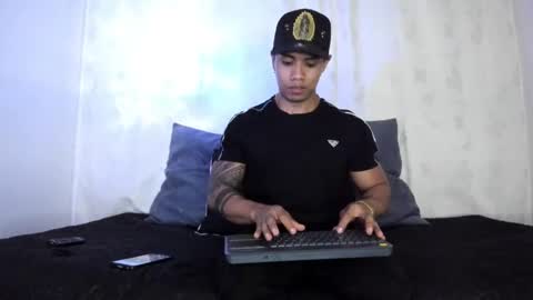 i am juan musiry independent model  online show from 01-23-25, 05:02