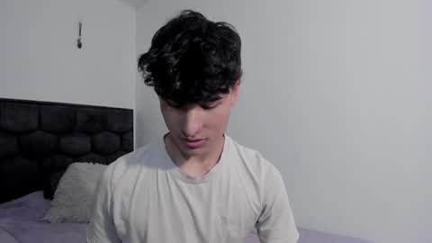 Snapshot of j_u_p_i_t_e_r chatting on 12-30-24, 04:29 Noah online show from 12-30-24, 04:29