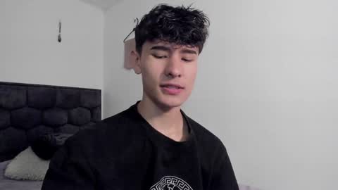 Snapshot of j_u_p_i_t_e_r chatting on 01-02-25, 12:46 Noah online show from 01-02-25, 12:46