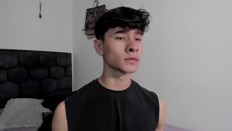 Snapshot of j_u_p_i_t_e_r chatting on 01-06-25, 12:46 Noah online show from 01-06-25, 12:46