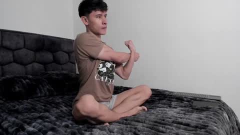 Snapshot of j_u_p_i_t_e_r chatting on 01-27-25, 02:35 Noah online show from 01-27-25, 02:35