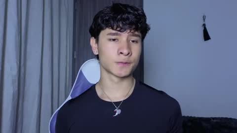 Snapshot of j_u_p_i_t_e_r chatting on 10-04-25, 02:48 Noah online show from 10-04-25, 02:48