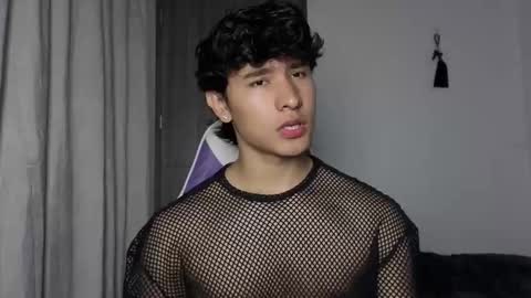 Snapshot of j_u_p_i_t_e_r chatting on 11-23-25, 04:51 Noah online show from 11-23-25, 04:51