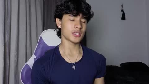 Snapshot of j_u_p_i_t_e_r chatting on 12-16-25, 02:33 Noah online show from 12-16-25, 02:33