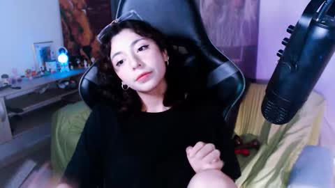 jade 18  online show from 11-13-25, 05:06