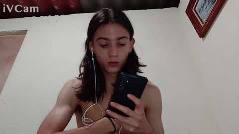 Snapshot of jabravobe chatting on 12-13-24, 03:49 Andrs online show from 12-13-24, 03:49