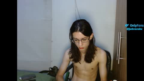 Snapshot of jabravobe chatting on 02-28-25, 08:18 Andrs online show from 02-28-25, 08:18