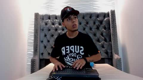 Snapshot of jaccock_4 chatting on 10-29-25, 04:15 Jacoock online show from 10-29-25, 04:15