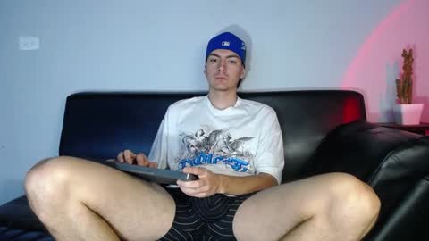 INDEPENDENT MODEL online show from 12-04-24, 12:03