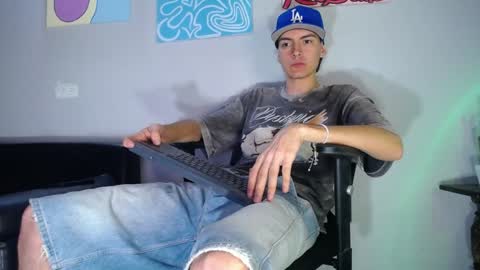 INDEPENDENT MODEL online show from 12-14-24, 03:07