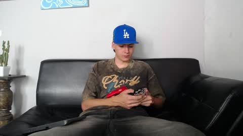 INDEPENDENT MODEL online show from 01-01-25, 09:09