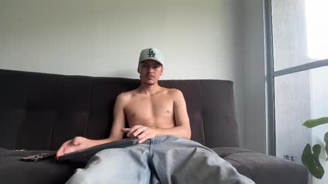 INDEPENDENT MODEL online show from 10-18-25, 02:29