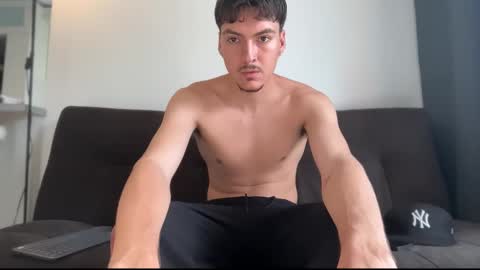 INDEPENDENT MODEL online show from 01-05-26, 05:27