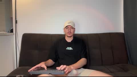 INDEPENDENT MODEL online show from 01-12-26, 11:48