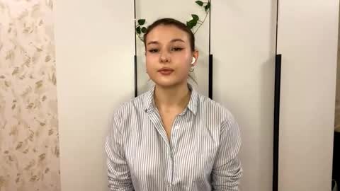 Snapshot of jacknault chatting on 11-13-25, 02:38 Sonya online show from 11-13-25, 02:38