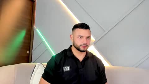 Snapshot of jackson_wayne__ chatting on 02-14-25, 09:32 Jackson Wayne online show from 02-14-25, 09:32