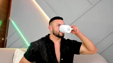 Snapshot of jackson_wayne__ chatting on 02-17-25, 09:52 Jackson Wayne online show from 02-17-25, 09:52