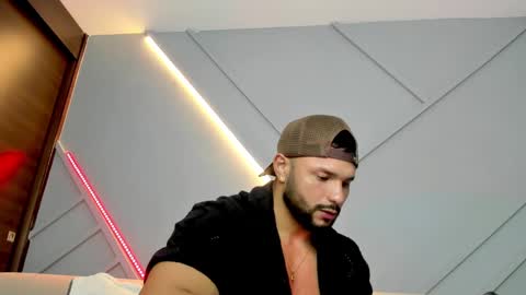 Snapshot of jackson_wayne__ chatting on 02-20-25, 01:46 Jackson Wayne online show from 02-20-25, 01:46