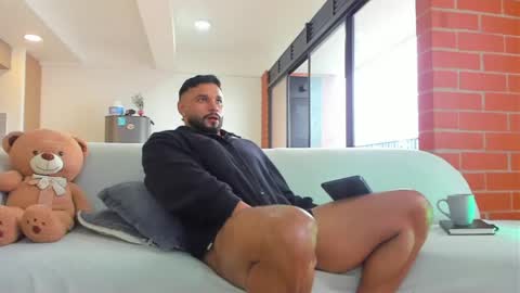 Snapshot of jackson_wayne__ chatting on 05-07-26, 12:21 Jackson Wayne online show from 05-07-26, 12:21