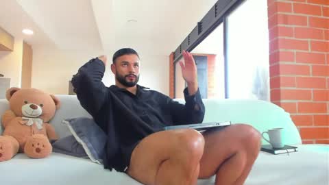 Snapshot of jackson_wayne__ chatting on 05-19-26, 01:28 Jackson Wayne online show from 05-19-26, 01:28