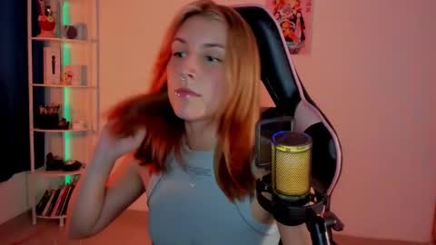 Linda Sofia help me get to 100 thumbs up online show from 01-13-25, 03:34