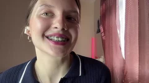 Snapshot of jaclynmalcolm chatting on 06-11-26, 05:16 Lillian online show from 06-11-26, 05:16