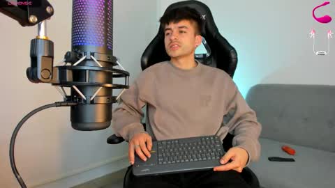 JACOB FERRER online show from 02-10-26, 05:22