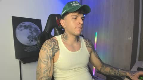 Snapshot of jacobb116 chatting on 10-25-25, 12:18 jacobb116 online show from 10-25-25, 12:18