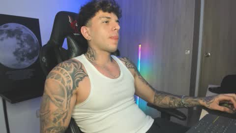 Snapshot of jacobb116 chatting on 10-30-25, 12:23 jacobb116 online show from 10-30-25, 12:23