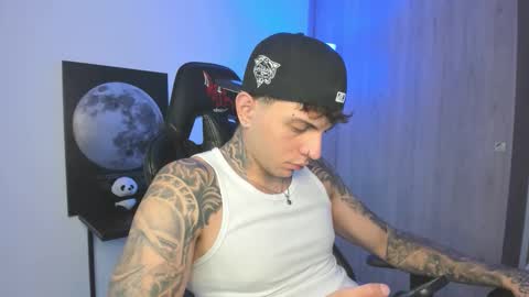 Snapshot of jacobb116 chatting on 11-10-25, 01:04 jacobb116 online show from 11-10-25, 01:04