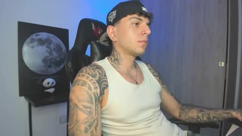 Snapshot of jacobb116 chatting on 11-11-25, 01:16 jacobb116 online show from 11-11-25, 01:16