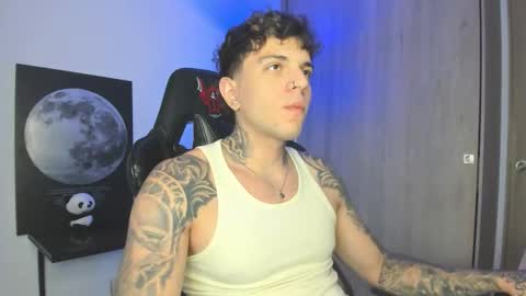 Snapshot of jacobb116 chatting on 11-12-25, 01:06 jacobb116 online show from 11-12-25, 01:06